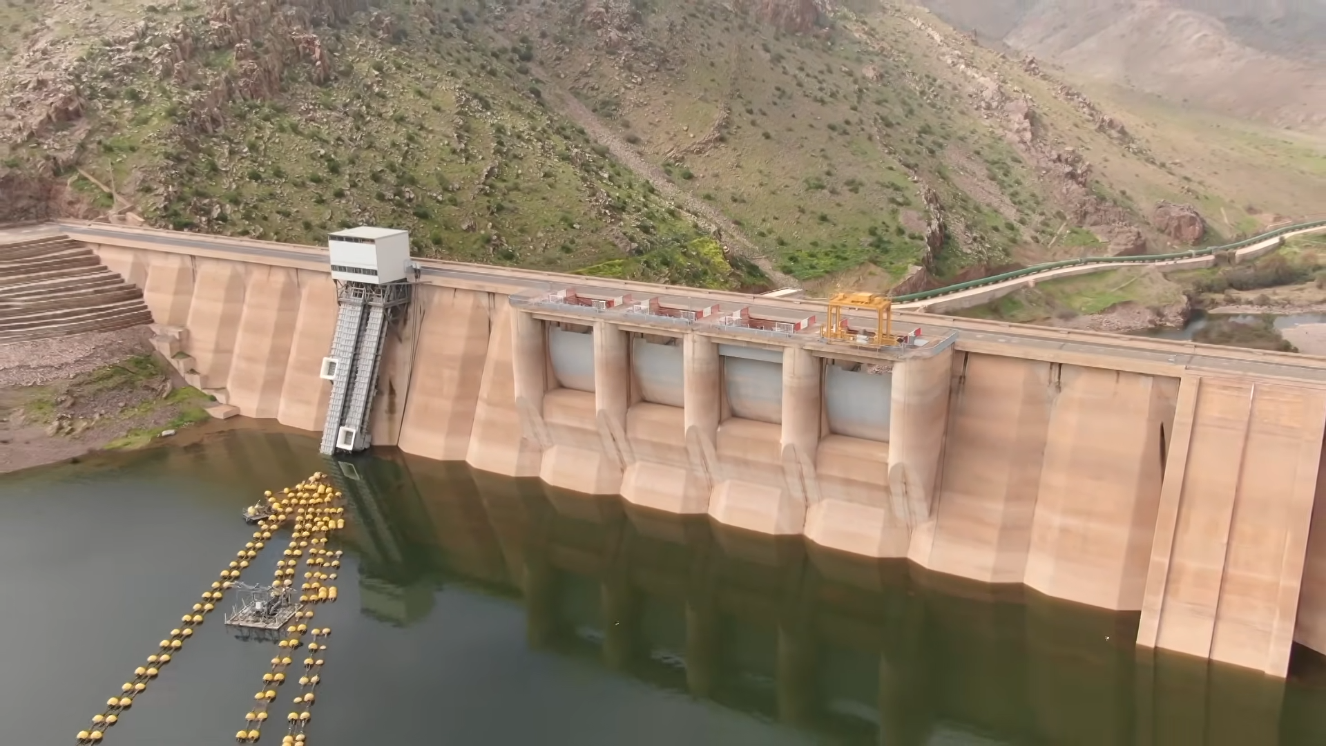 المخزون المائي بسدود المملكة يرتفع إلى 74.4 بالمائة