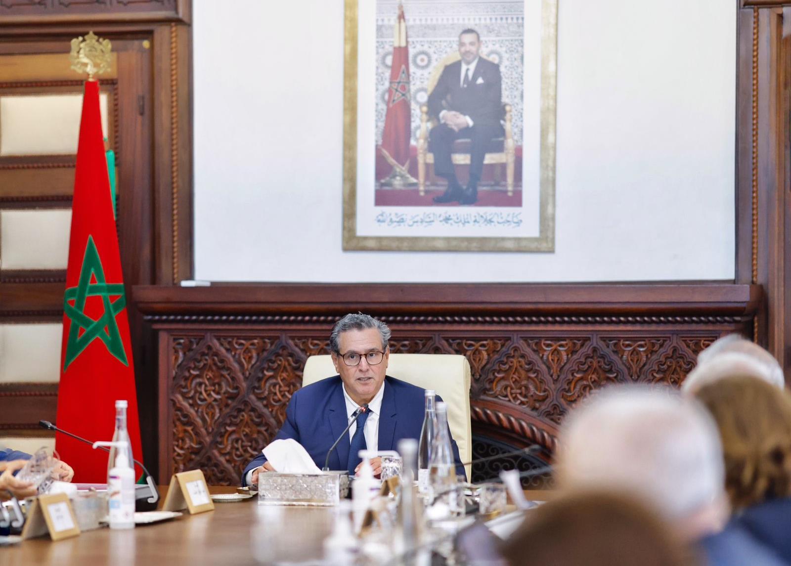 أخنوش يلتقي رؤساء غرف التجارة والصناعة والخدمات بالمغرب