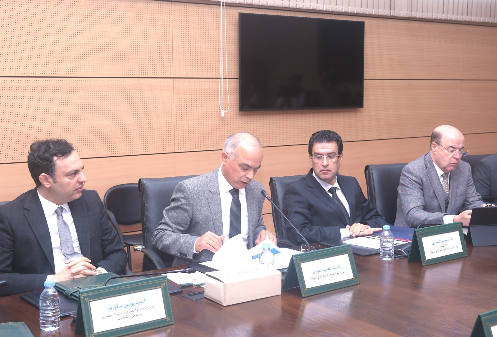 النقابات التعليمية الأكثر تمثيلية تجتمع مع اللجنة الوزارية