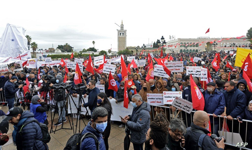 نقابة مخاريق تتضامن مع الاتحاد العام التونسي للشغل في مواجهة "تعسفات" نظام قيس سعيد