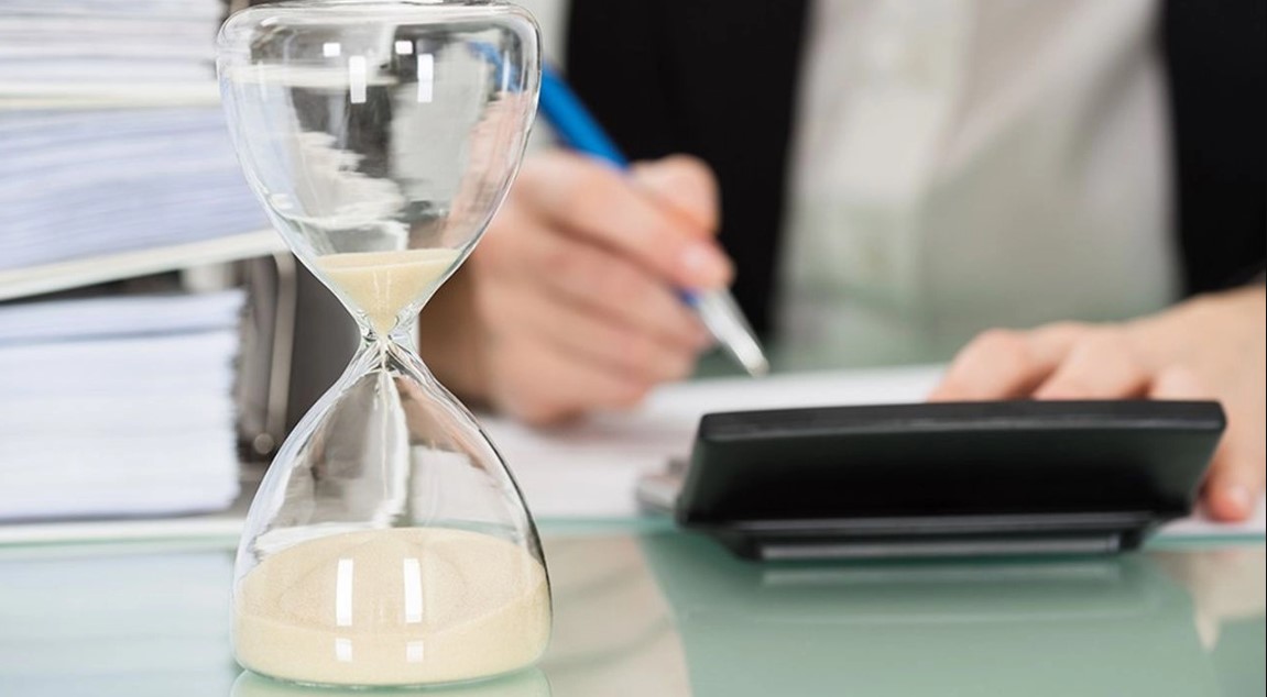 متوسط آجال أداء المؤسسات والمقاولات العمومية يتراجع إلى 36 يوما