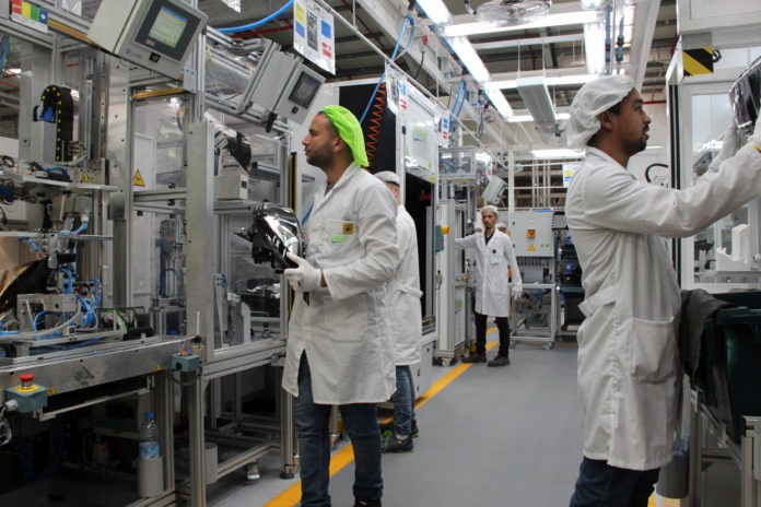 أخنوش يؤشر لـ"سيديجي" بالاستثمار في عملاق للملابس الجاهزة