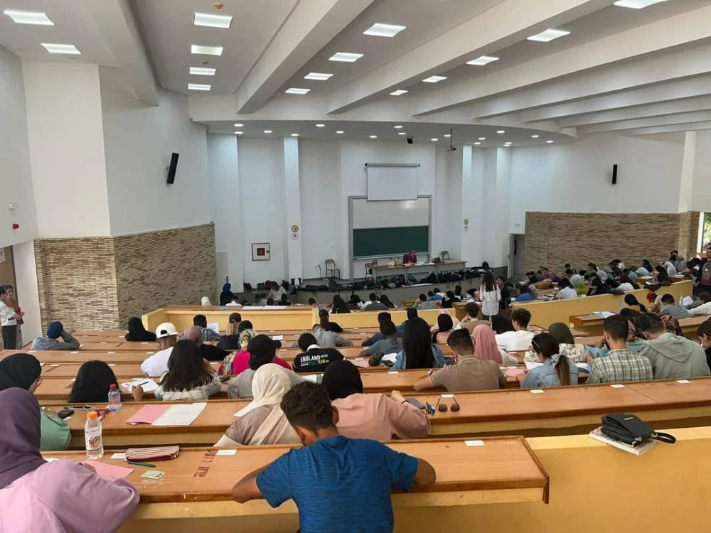 سوق الشغل المغربي لا يستوعب مؤهلات الخريجين.. أكثر من 43% يعملون دون مستوى تأهيلهم