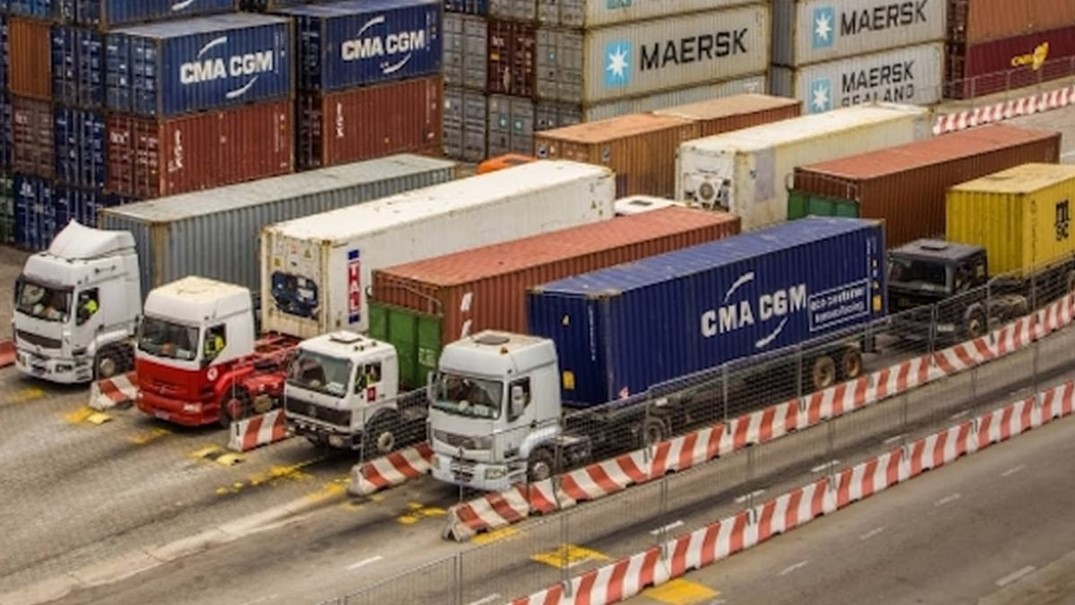 زيادات "الكازوال" تهدد الموانئ بالشلل