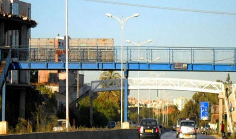 يهم السائقين.. أشغال جسر الراجلين للطريق السيار الدار البيضاء-برشيد تنطلق غدا الثلاثاء