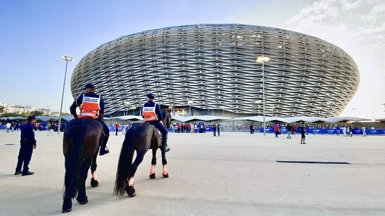 ضمنها التقاط صورة شخص دون موافقته.. تسجيل 152 مخالفة بملاعب "الكان"