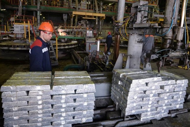 أسعار القصدير تبلغ مستويات قياسية سنة 2021