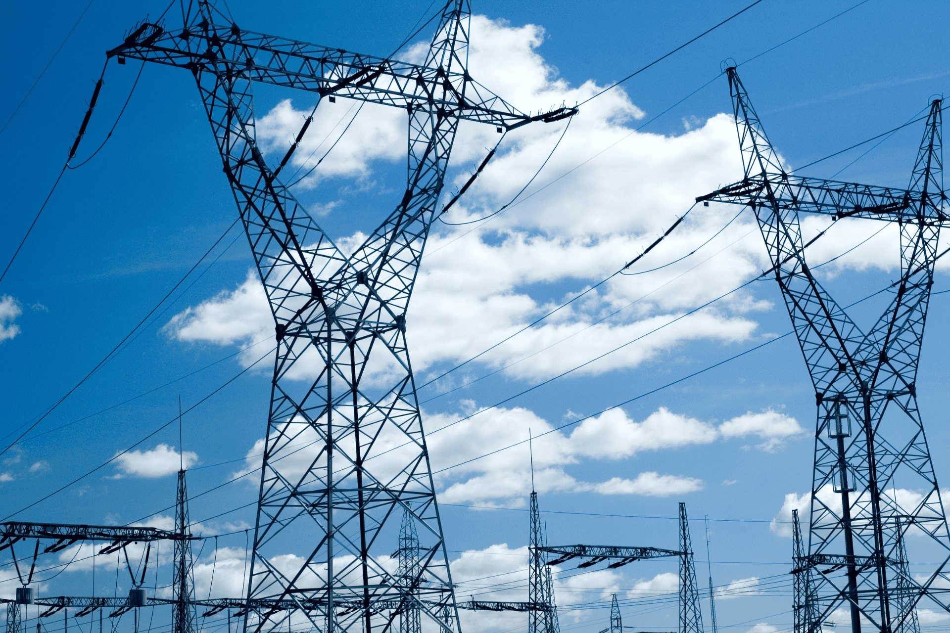 تقرير: المغرب نموذج قاري في تطوير شبكات الكهرباء والكهربة القروية