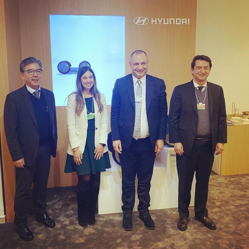 مزور يلتقي برئيس عملاق السيارات "هيونداي موتورز" واستثمارات مهمة في الطريق