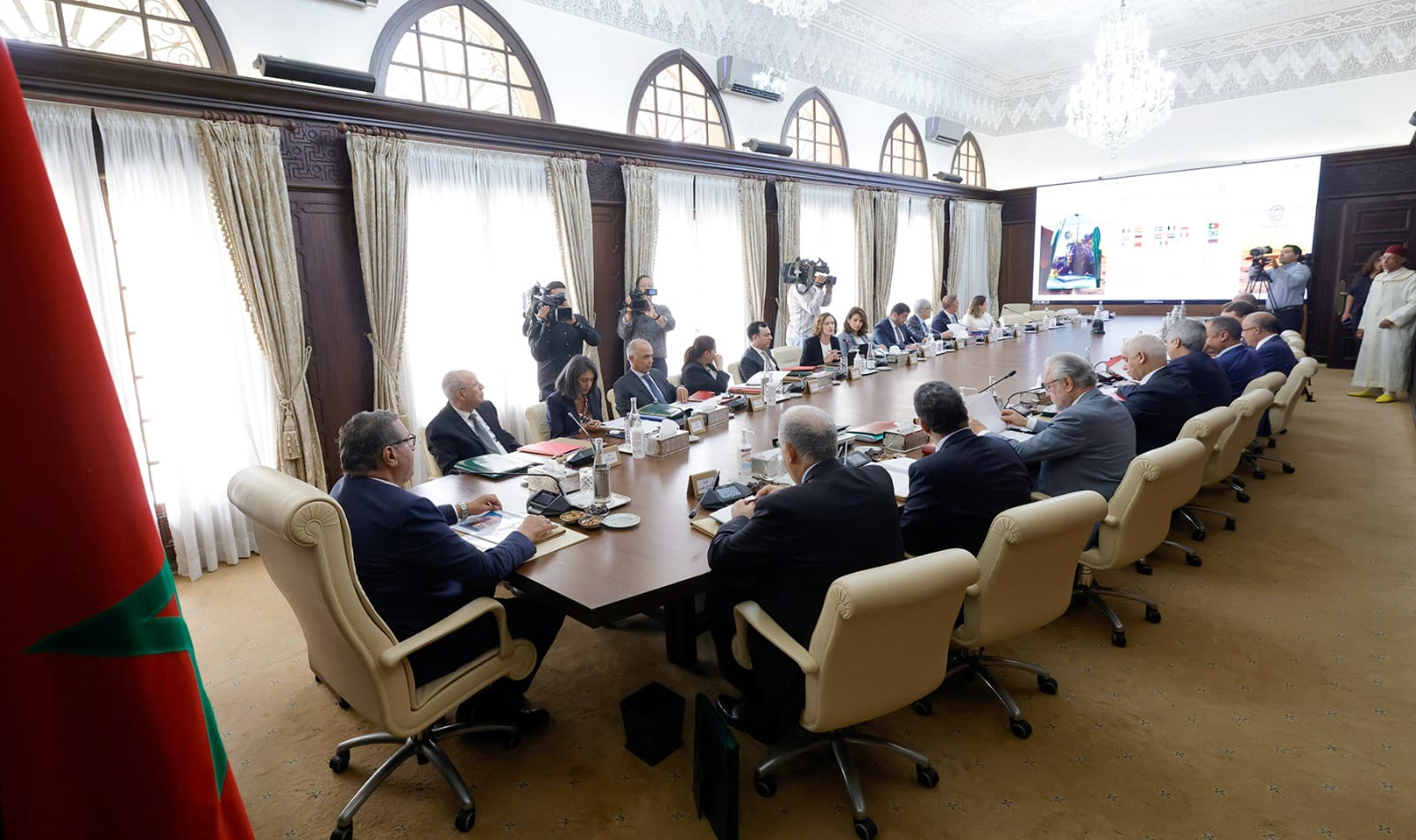 عمور تترافع عن خارطة الطريق القطاعية وتؤكد استقطاب السياحة استثمارات بـ890 مليار