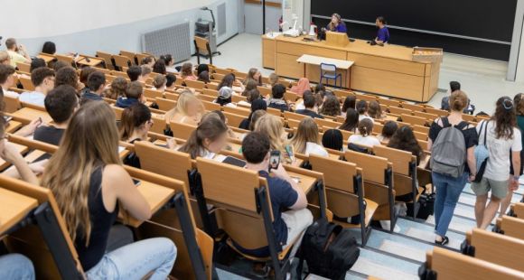 وزارة التعليم العالي تعتمد المعادلة التلقائية لشهادات الجامعات العمومية الفرنسية