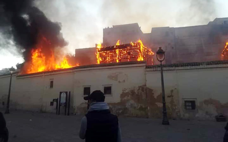 حريق يأتي على 30 محلا تجاريا بفاس دون وقوع ضحايا