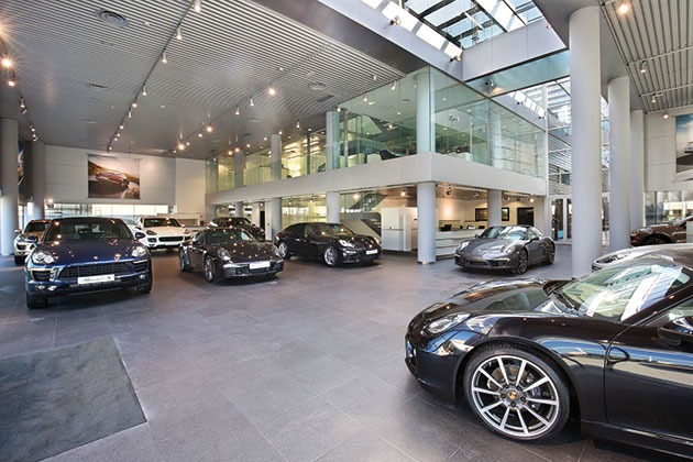 رغم الأزمة.. المغاربة أكثر إقبالا على السيارات الفاخرة والمبيعات تواصل ارتفاعها