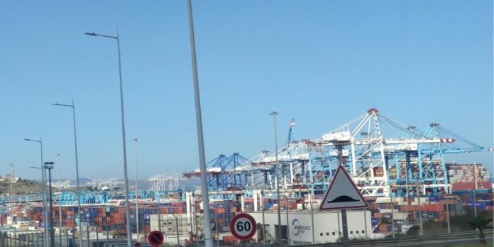 موانئ الحاويات.. طنجة المتوسط ضمن أفضل 10 منصات في أفريقيا + إنفوغراف