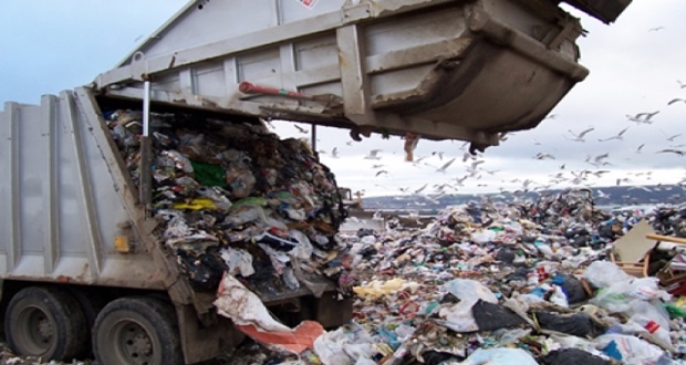 تدبير النفايات والتخلص منها.. رفاق بنعبد الله يطالبون برفع الغرامات المالية ضد المخالفين