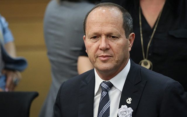 وزير الاقتصاد الإسرائيلي يحل بالمغرب في أول زيارة رسمية