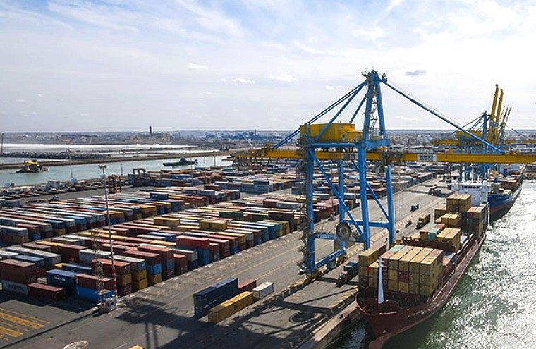 رواج الموانئ المغربية يتجاوز 100 مليون طن خلال النصف الأول من 2023