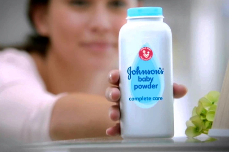 وقف إنتاج مسحوق أطفال شهير بسبب مخاطر سرطانية