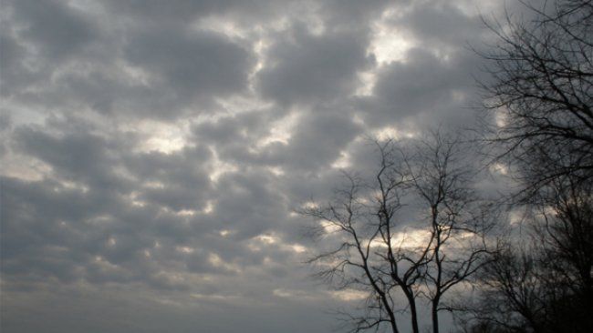 طقس الإثنين..أجواء غائمة وأمطار ضعيفة متفرقة