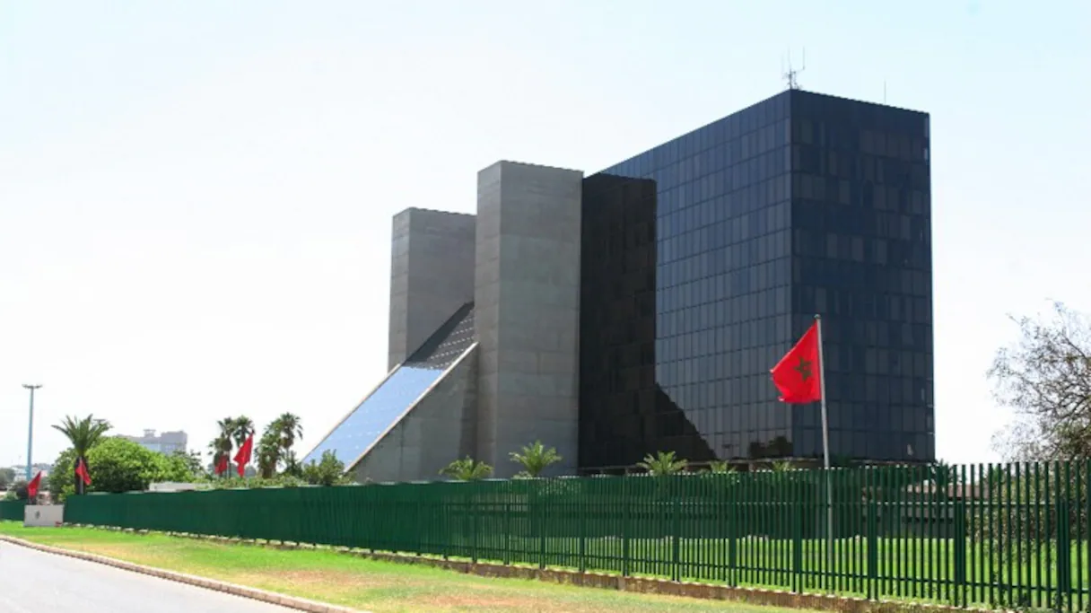 المكتب الشريف للفوسفاط يحقق أداءً قوياً في 2024 ويواصل توسعه في تحلية المياه والطاقة المتجددة