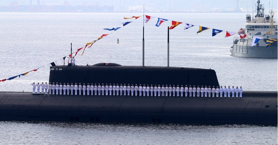 الأزمة في أوكرانيا.. غواصة روسية تعبر مضيق البوسفور نحو البحر الأسود