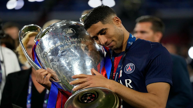 كرة القدم.. أشرف حكيمي مرشح لجائزة الكرة الذهبية 2025