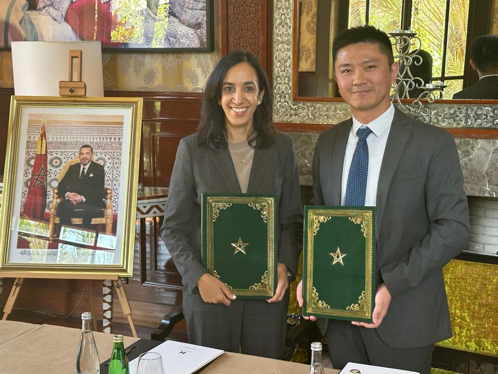 طاقات متجددة.. جهة كلميم واد نون توقع مذكرتي تفاهم مع شركة "هواوي"