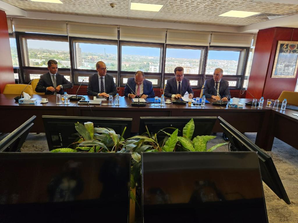 شراكة بين "تمويلكم" و"فينيا" لتعزيز ولوج المقاولات الصغرى والمتوسطة إلى الصفقات العمومية