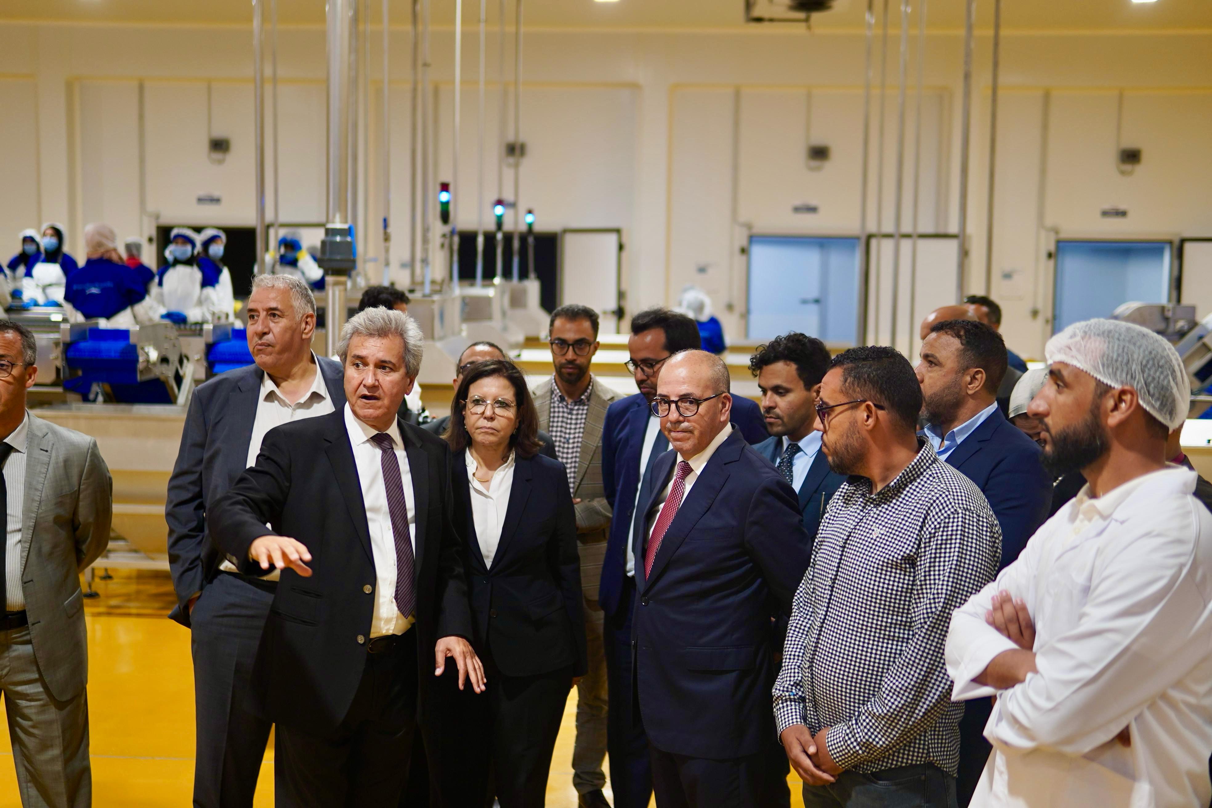 البواري يطلع على تقدم المشاريع الرائدة في مجال التنمية الفلاحية والصيد البحري بالداخلة