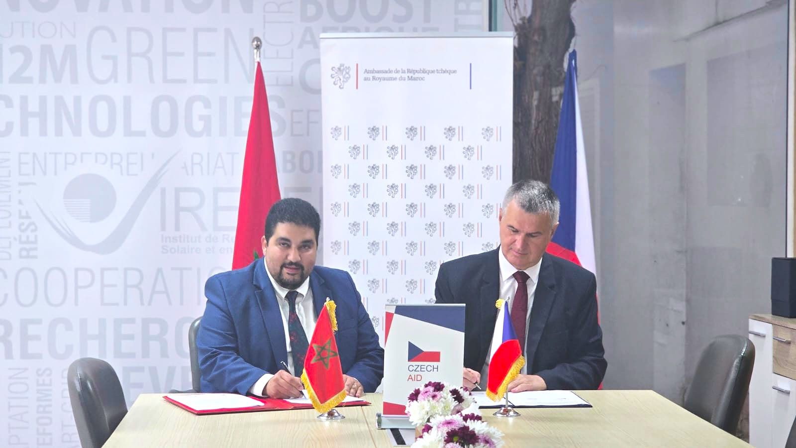 المغرب والتشيك يطلقان مشروعا لتجريب تقنية مبتكرة لاستخلاص الماء من الهواء