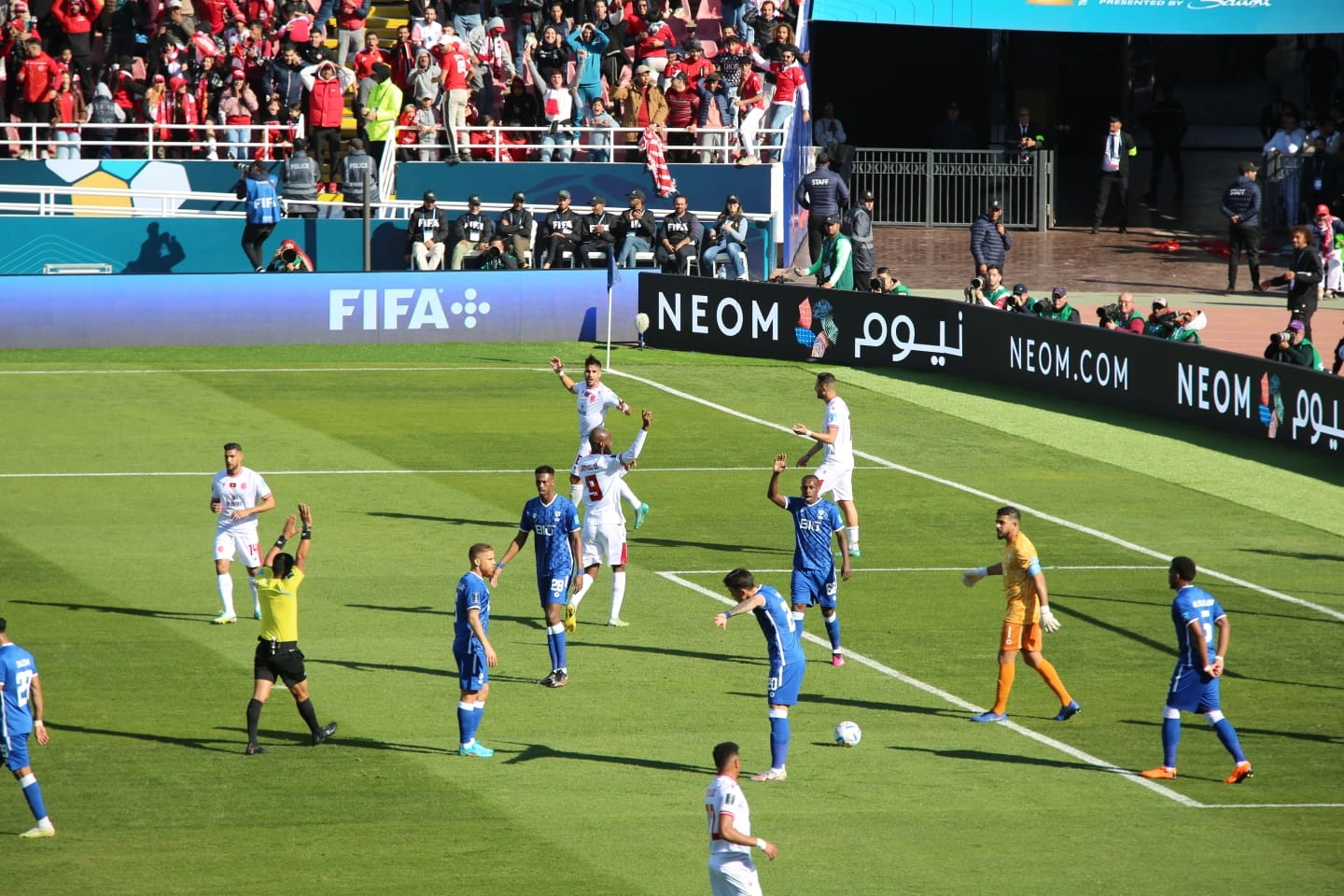 الوداد ينهي الشوط الأول بتعادل سلبي أمام الهلال