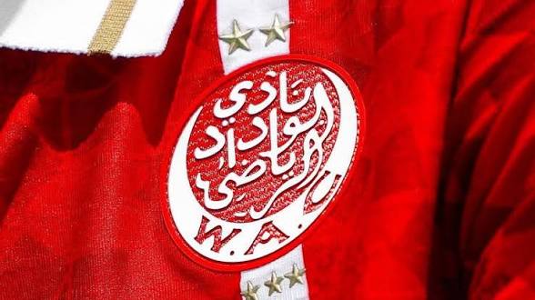 بحضور لقجع وآيت منا.. اجتماع لحسم ملفات  الوداد المالية ورفع المنع