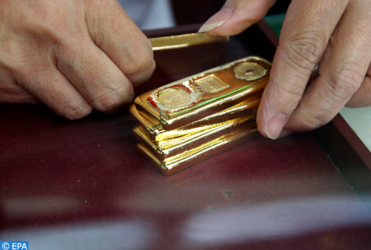 الذهب يرتفع بدعم الطلب على الأصول الآمنة وسط توتر الشرق الأوسط