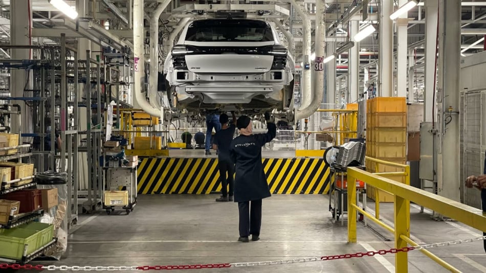 صحيفة إسبانية.. المغرب يرسخ مكانته ضمن أكبر 15 مصنعا للسيارات في العالم