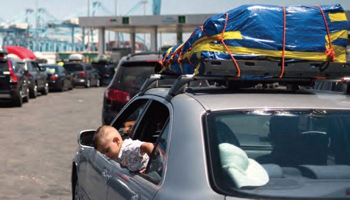 يهم مغاربة الخارج.. الجمارك ترفع قيمة "الهدايا" المسموح بإدخالها إلى 25 ألف درهم