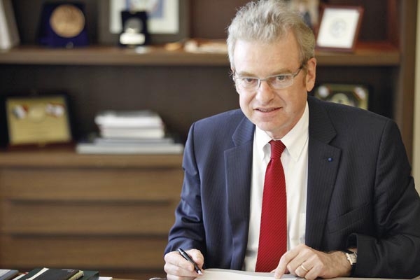 الصحراء المغربية..  هذا رد فرنسا على تصريحات أخنوش