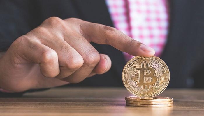"البيتكوين" يعود إلى الانخفاض بعد سلسلة ارتفاعات متوالية