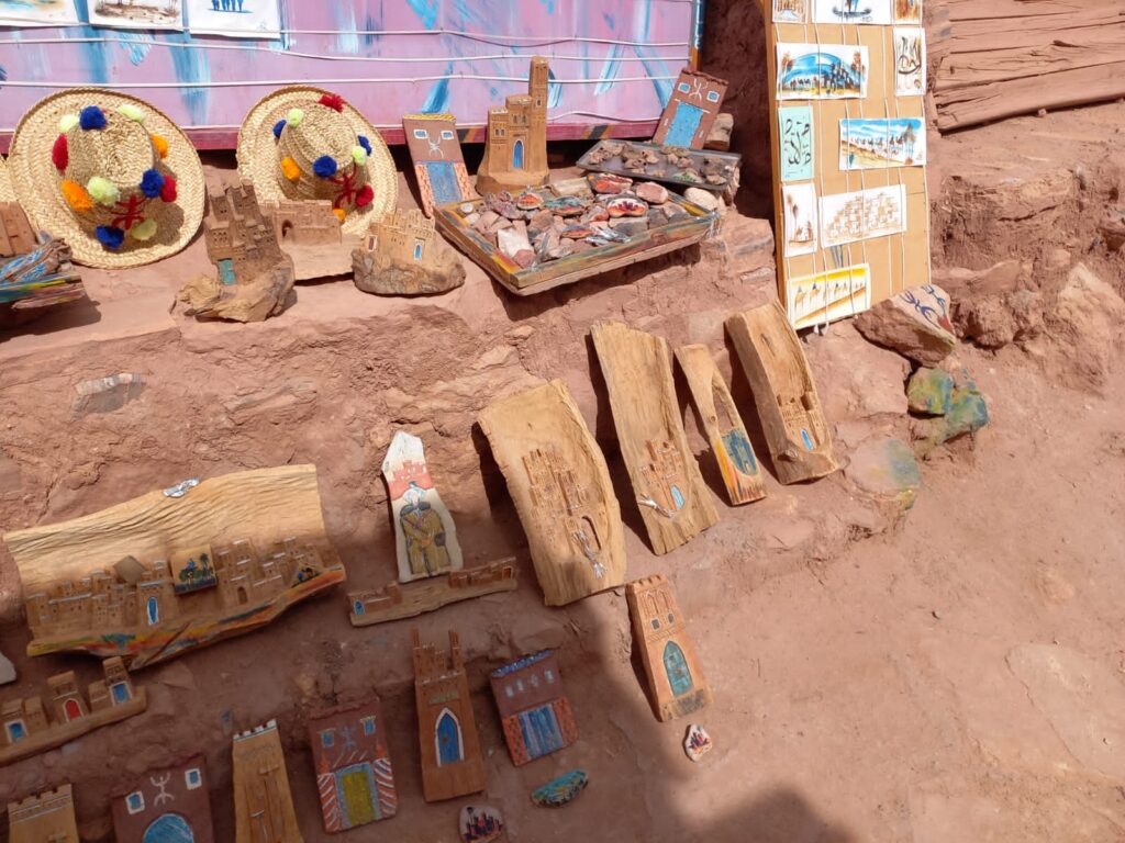 الصناعة التقليدية.. عمور تترأس اجتماعا للمحافظة على الثرات اللامادي