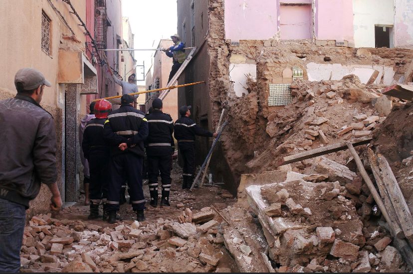 مصرع 3 أشخاص في انهيار واجهة منزل بدرب السلطان