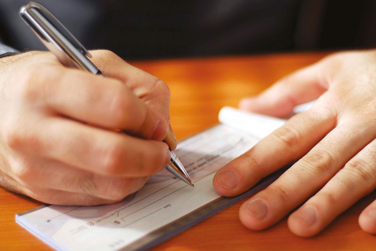 "سرطان" الشيكات بدون رصيد يصل البرلمان