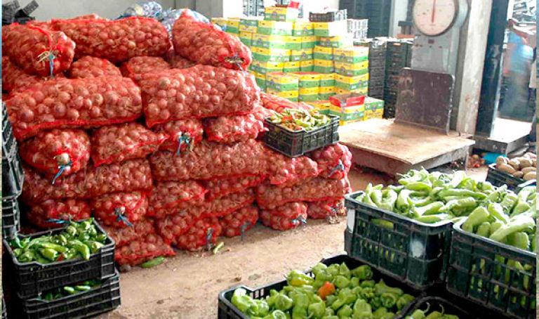 تقرير برلماني: 70 %  من المنتوجات الفلاحية تباع خارج أسواق الجملة