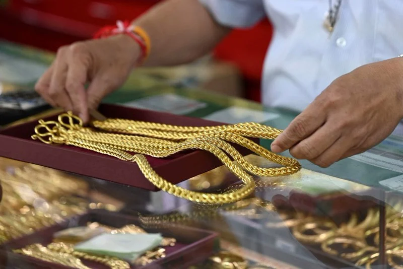 كيف سيؤثر إغلاق مضيق هرمز مجددا على أسواق الطاقة والذهب؟