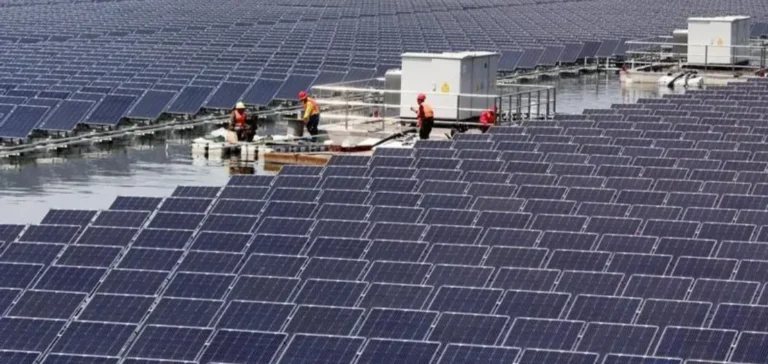 دعم تقني صيني يمنح أكوا باور عقد طاقي ضخم في المغرب