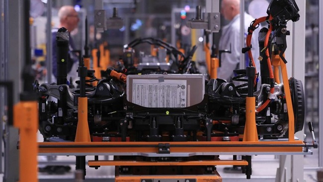 المغرب يقترب من إنتاج أول بطارية للسيارات ويستهدف رفع الاندماج الوطني إلى 80%