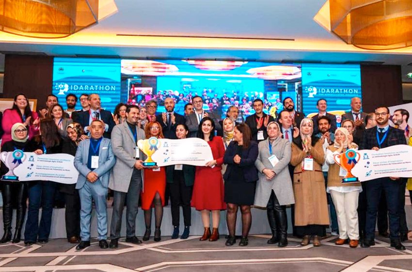 رقمنة.. تطبيق مساعد في الإجراءات الإدارية يتوج بجائزة "إداراتون"