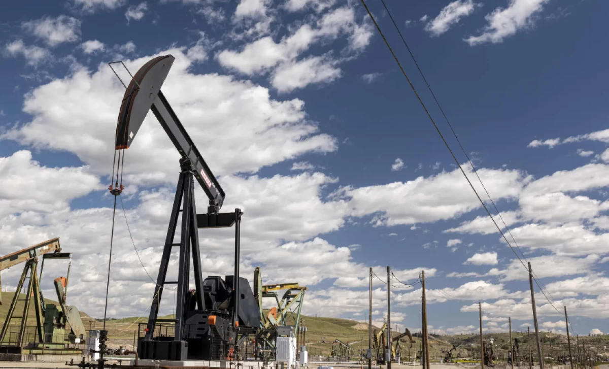 تصاعد التوترات بالشرق الأوسط يرفع أسعار النفط بقوة