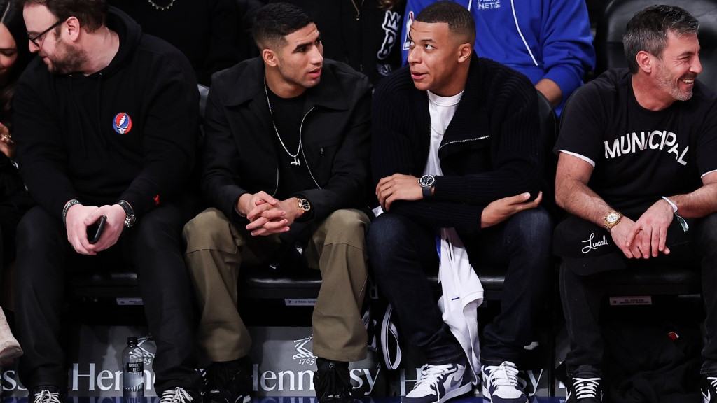 بالفيديو: حكيمي ومبابي يشعلان مباراة لكرة السلة الأمريكية