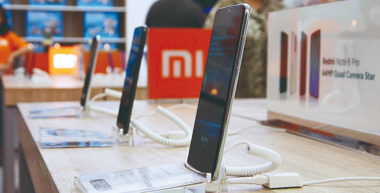 الهواتف الذكية.. نواب الأغلبية يطالبون الحكومة بالتدرج في التضريب حسب الأسعار خلال 2024