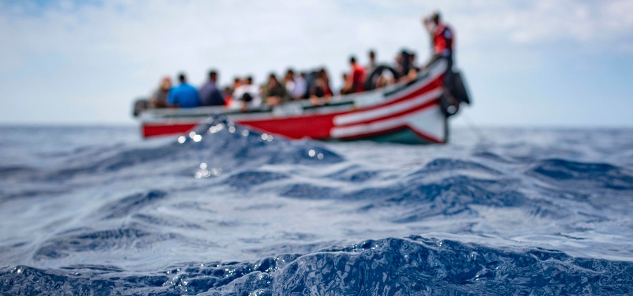 تنسيق استخباراتي يطيح بشبكة للهجرة السرية والاتجار بالبشر في الحسيمة