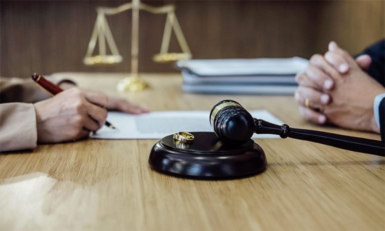 مقابل 100 طلب إذن بتوثيق الزواج.. محاكم المملكة عالجت 50 ملف طلاق